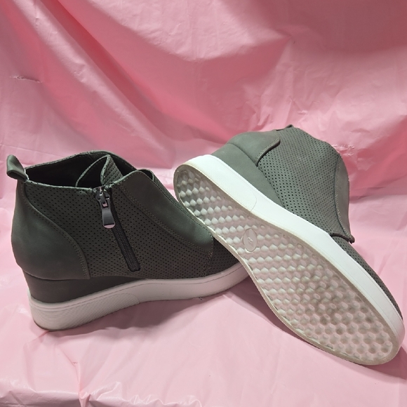 Journee Collection Shoes - Journee Clara Women's Wedge Sneakers
